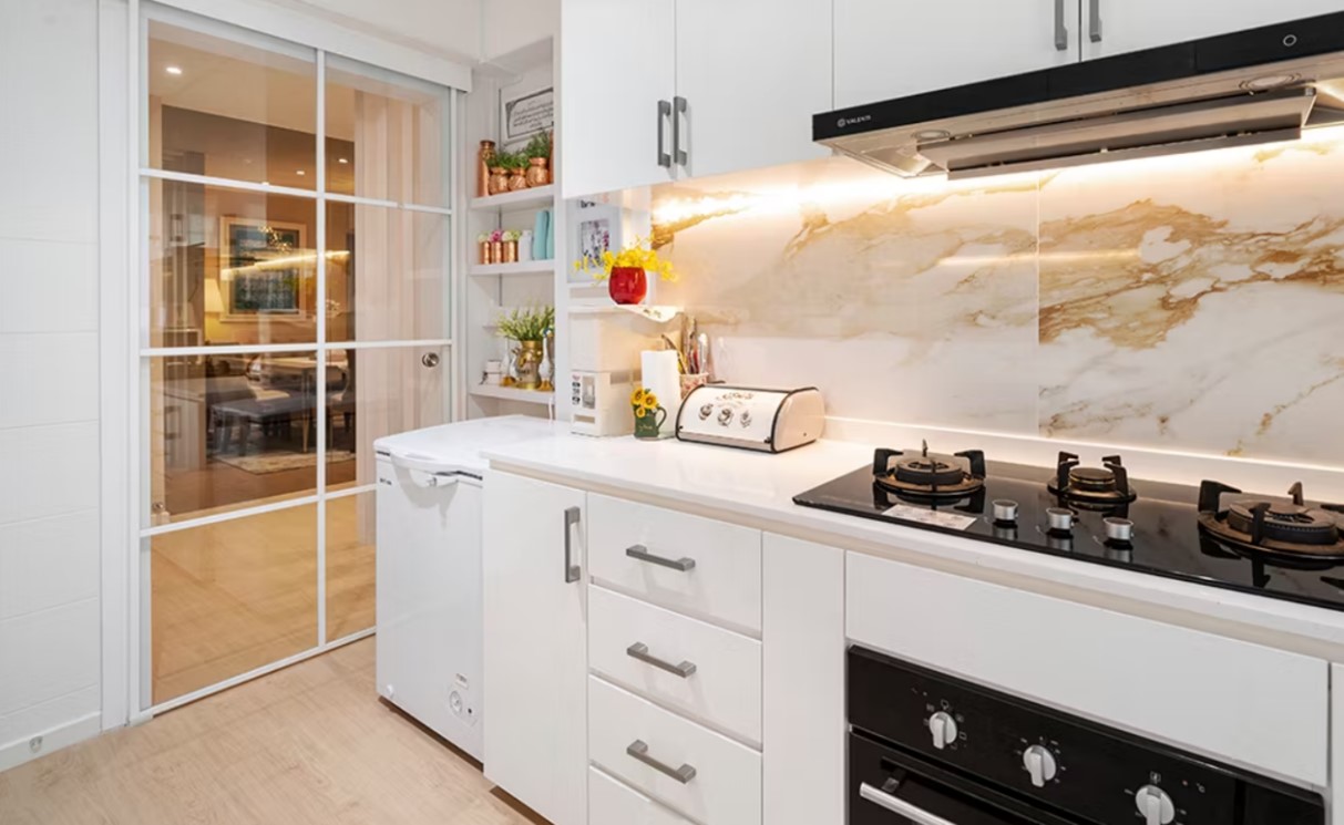 چراغ خطی کابینت